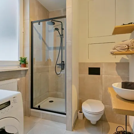 Apartment New Renovated Condo's @ Trendy South
